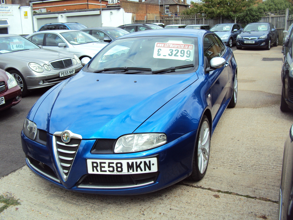 Alfa Romeo GT Cloverleaf JTS Flash Looking Car Nice