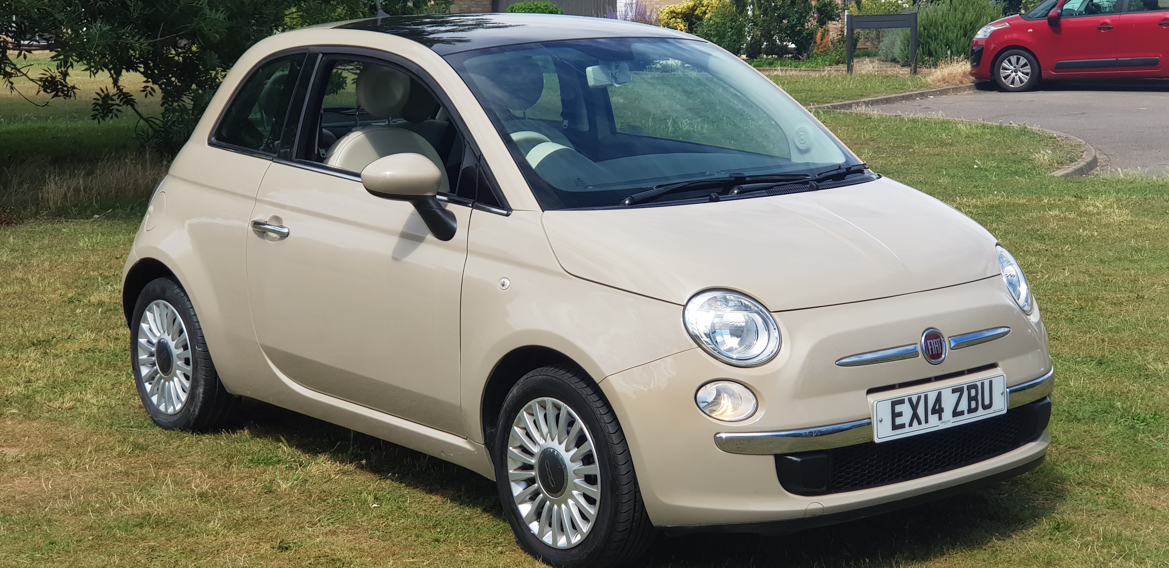 2014 FIAT 500 LOW MILEAGE 1 P/owner pan roof Post My Car